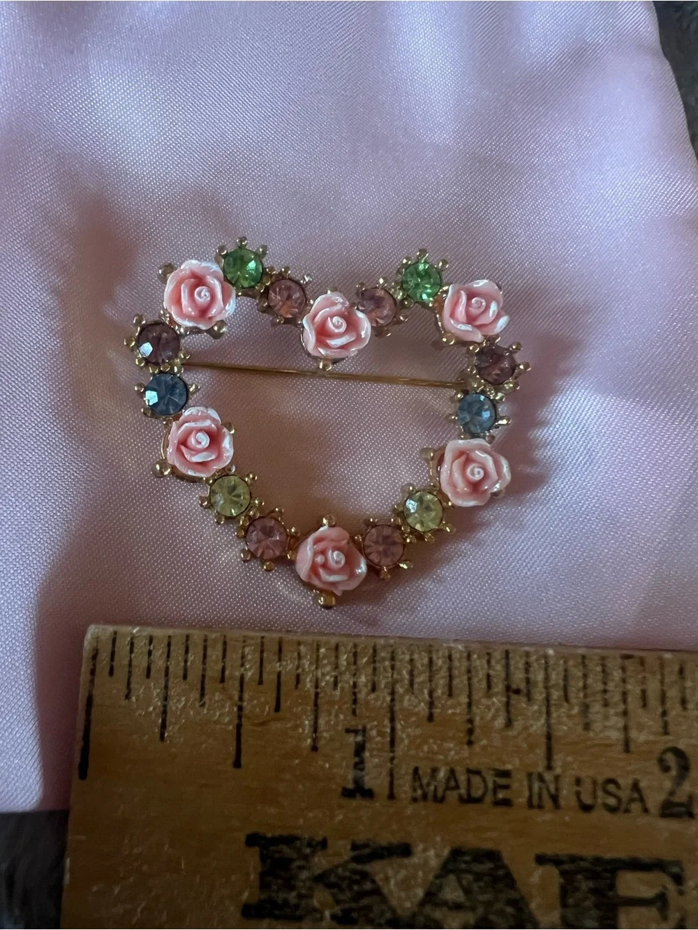 Avon vintage 1980-1990’s gold tone heart brooch, resin roses/rhinestones, good